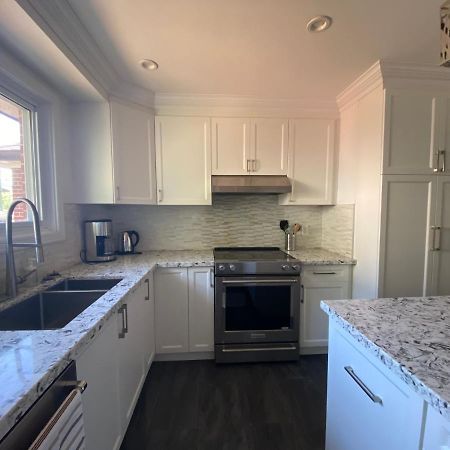 Yonge And Finch Subway !L Spacious & Bright Private Bedroom With Shared Amenties Toronto Exteriér fotografie