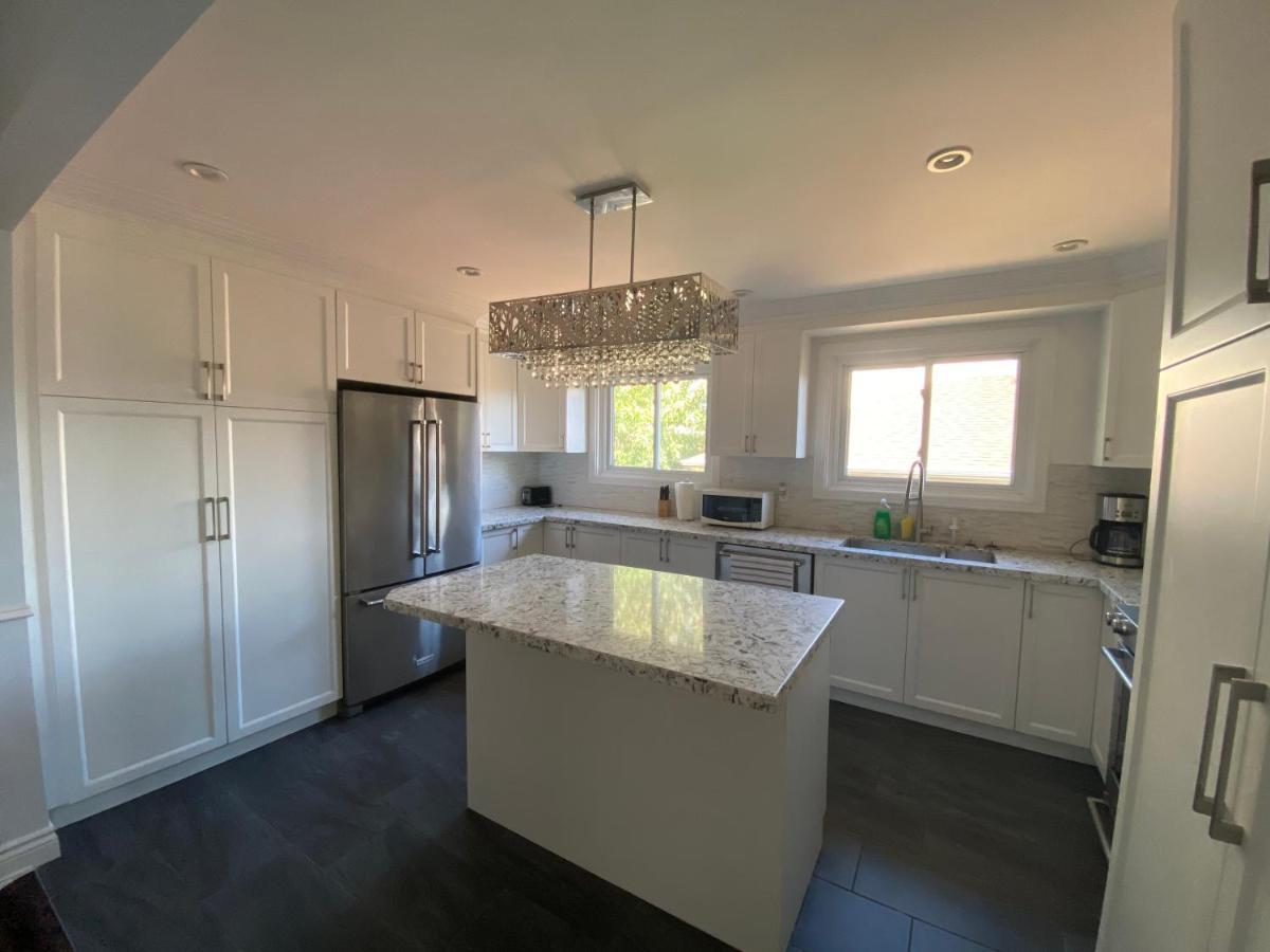 Yonge And Finch Subway !L Spacious & Bright Private Bedroom With Shared Amenties Toronto Exteriér fotografie